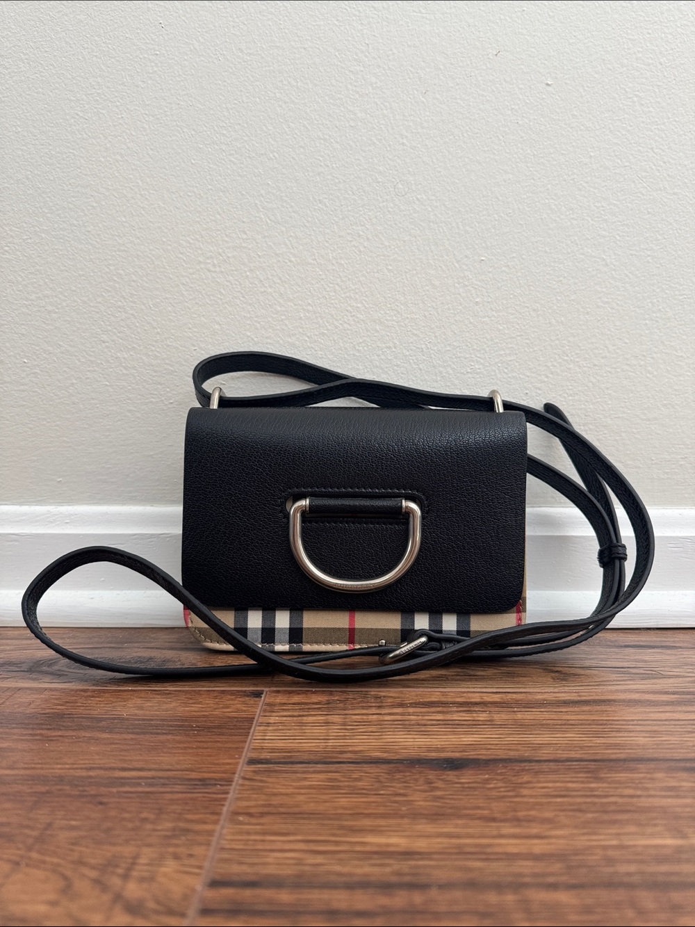 Burberry crossbody mini bag (authentic!!)